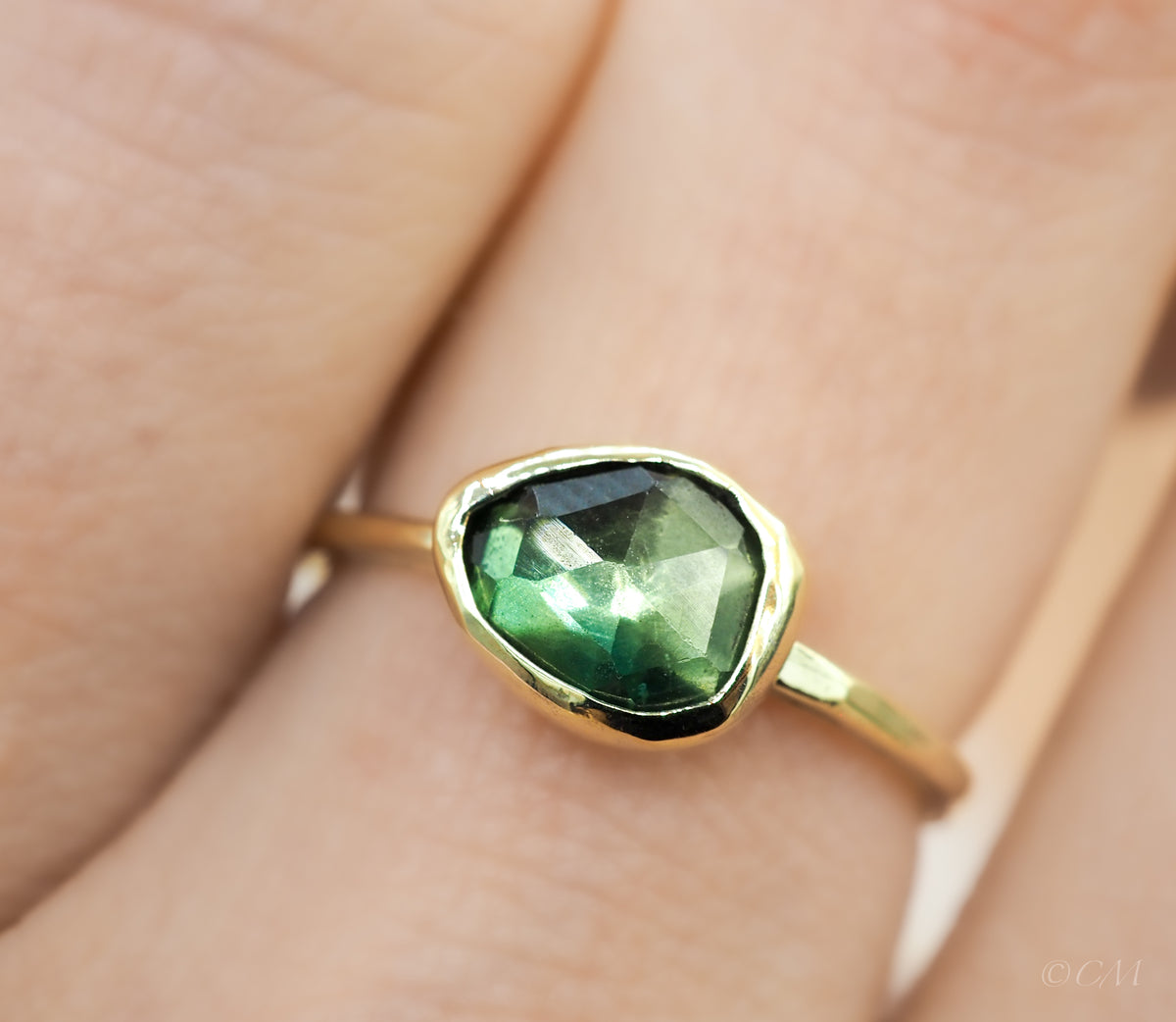 Gouden ring met Saffier VERKOCHT