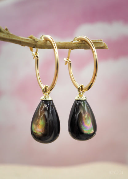 Gouden oorringen met parelmoer druppelhangers