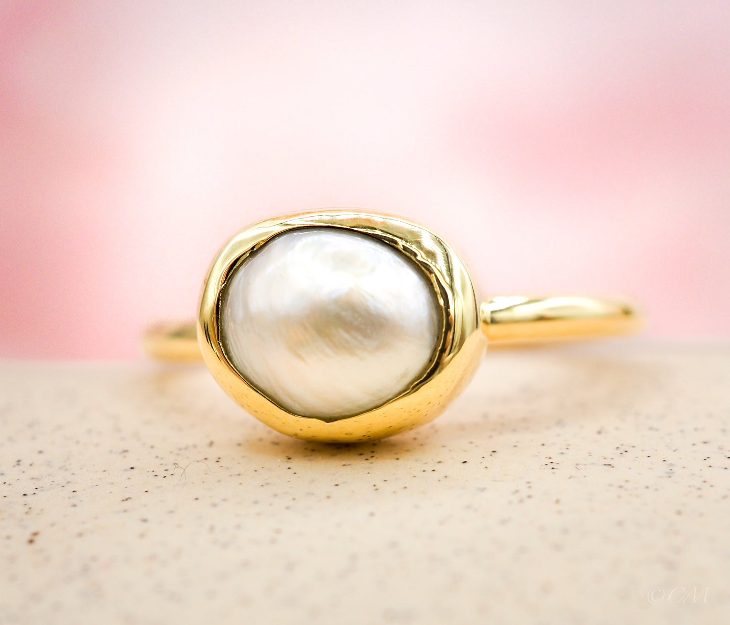 Gouden ring met parel