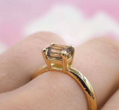 Gouden ring met rookkwarts